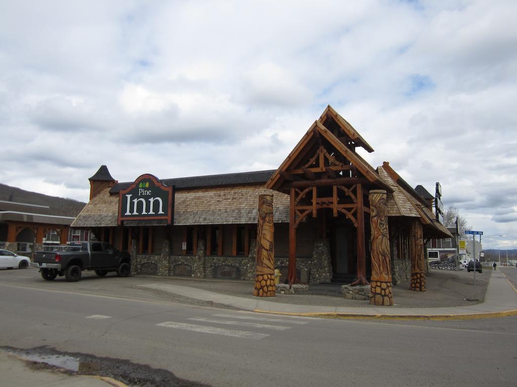 The Pine Inn Chetwynd Bagian luar foto